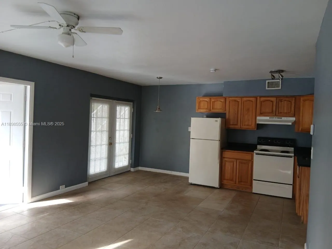 3031 NE 21 Ter, #1