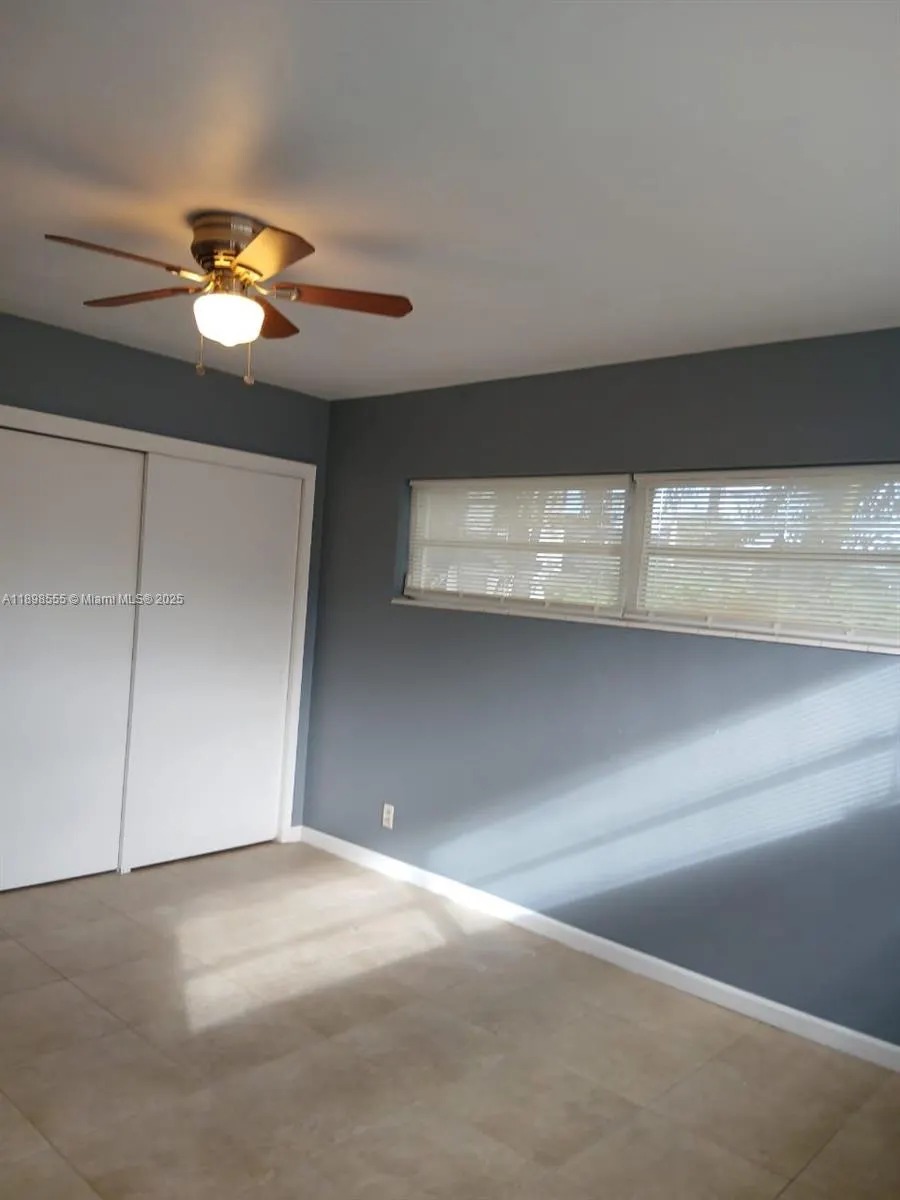 3031 NE 21 Ter, #1