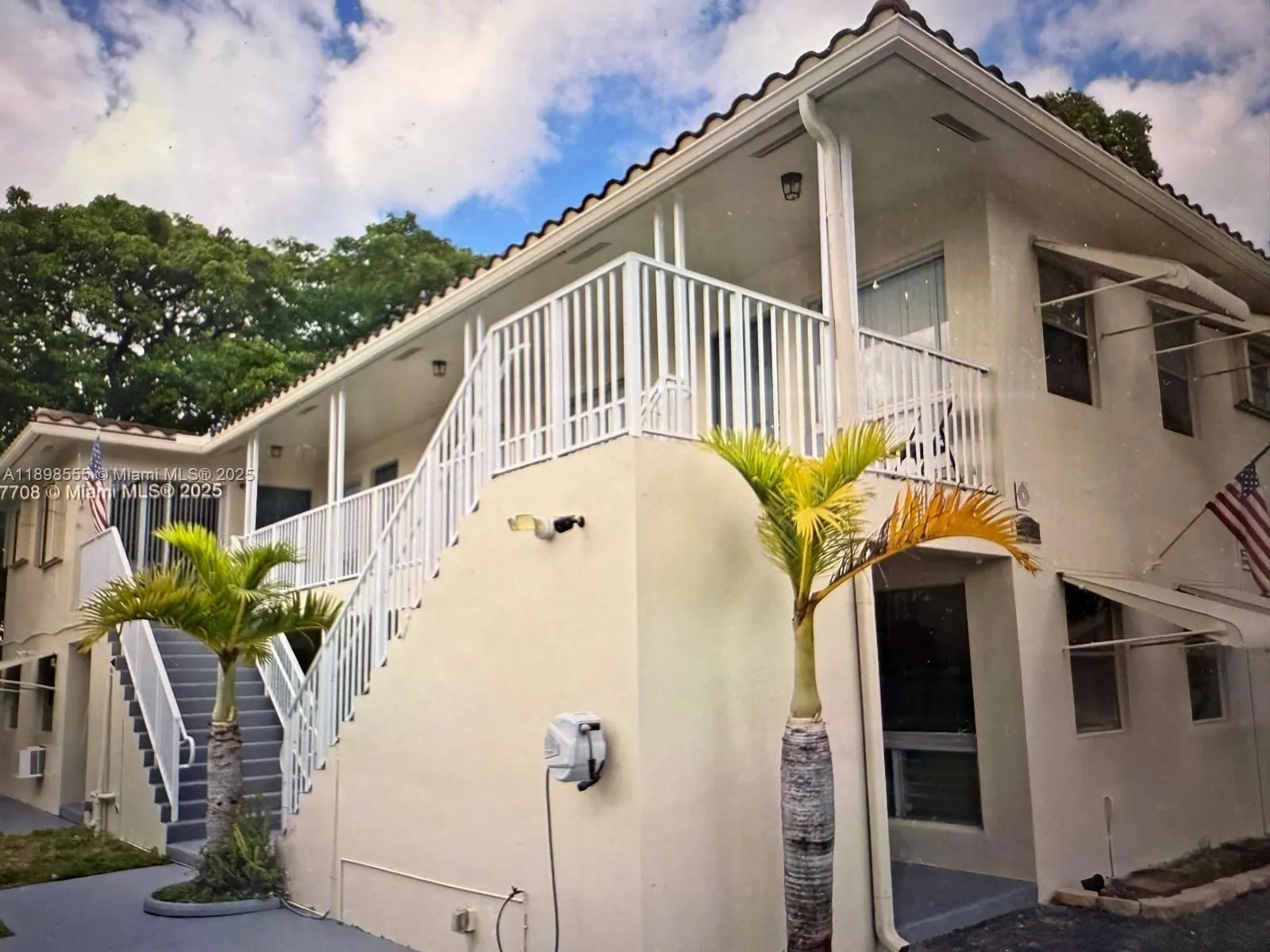 3031 NE 21 Ter, #1