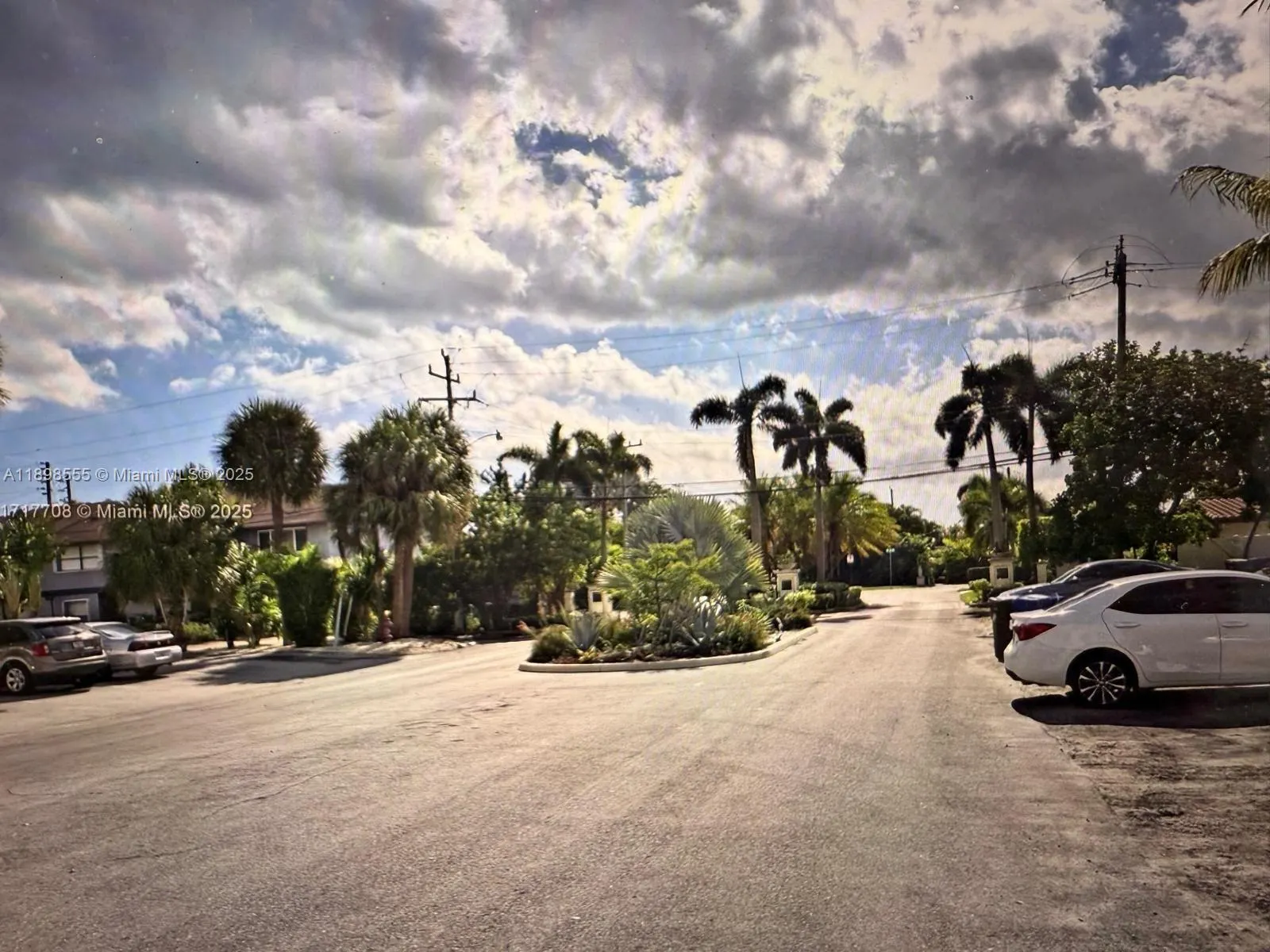 3031 NE 21 Ter, #1