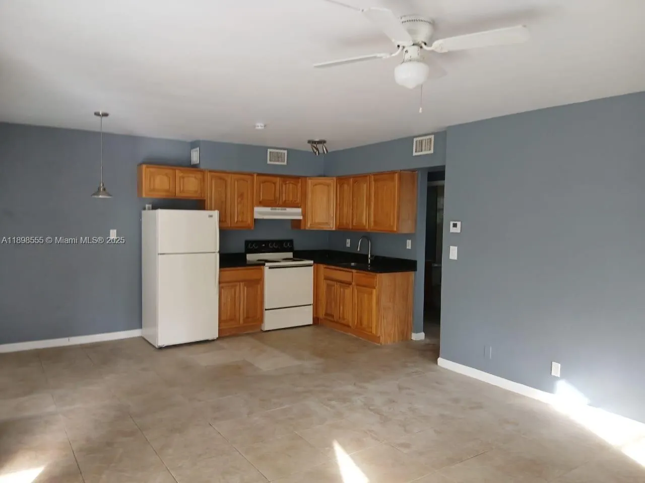 3031 NE 21 Ter, #1
