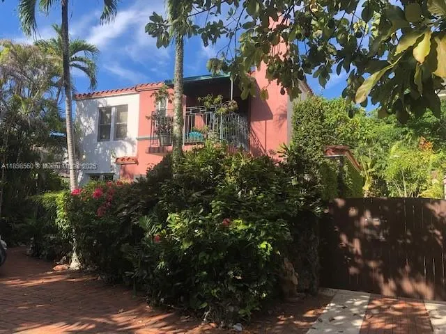 25 SW 18th Rd