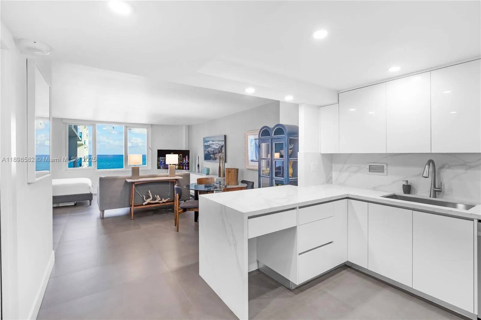2301 Collins Ave, #1543