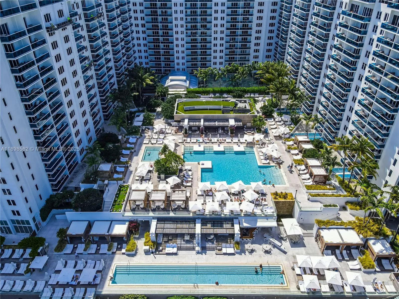 2301 Collins Ave, #1543