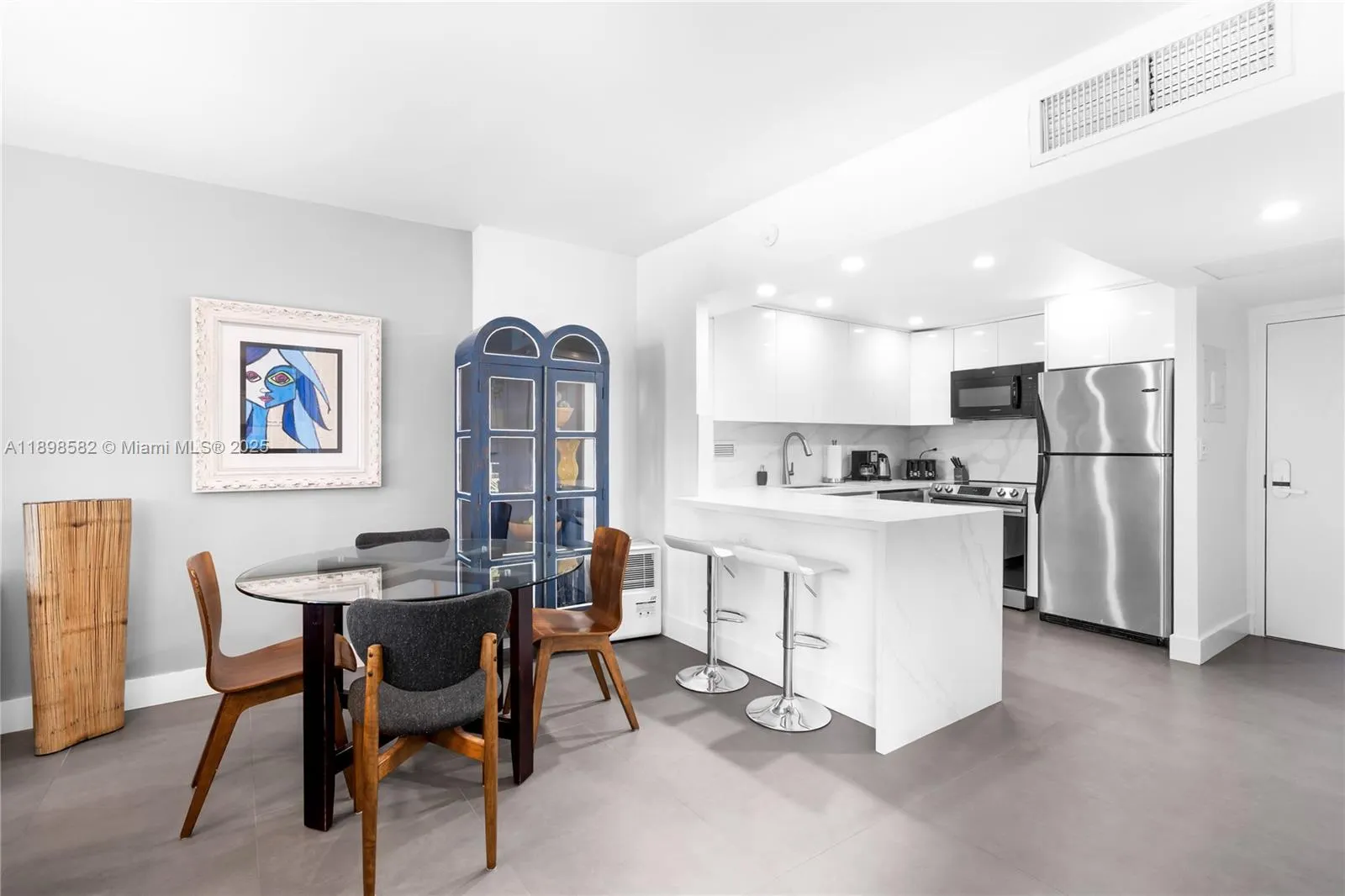 2301 Collins Ave, #1543