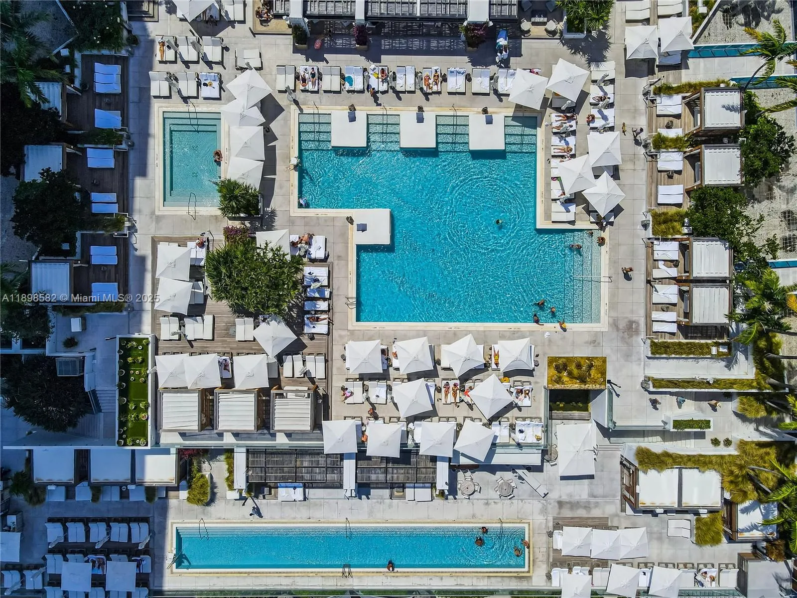 2301 Collins Ave, #1543