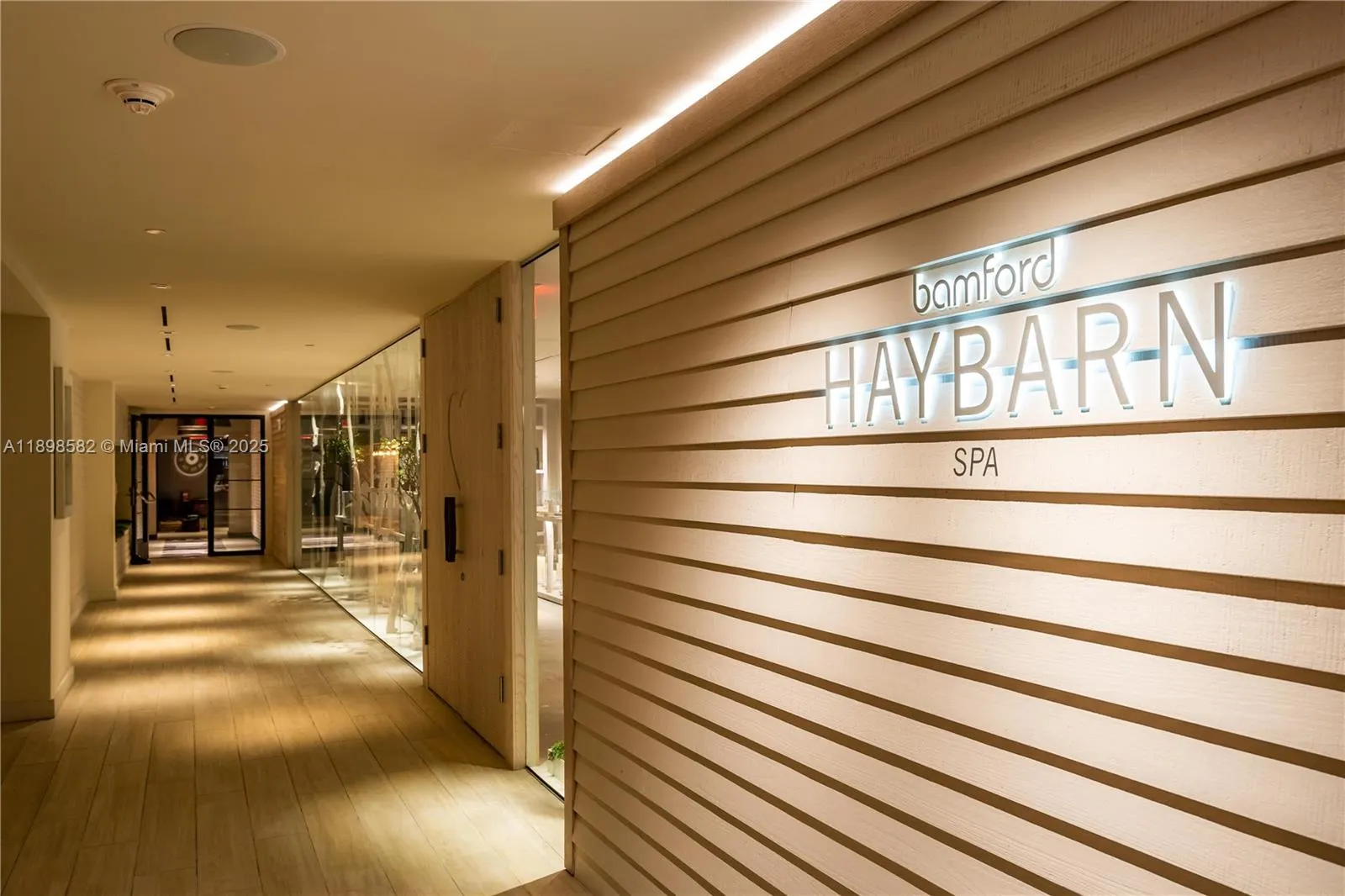 2301 Collins Ave, #1543