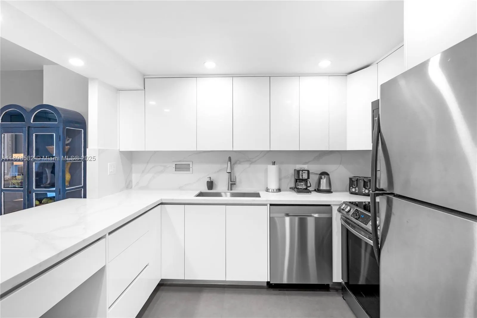 2301 Collins Ave, #1543