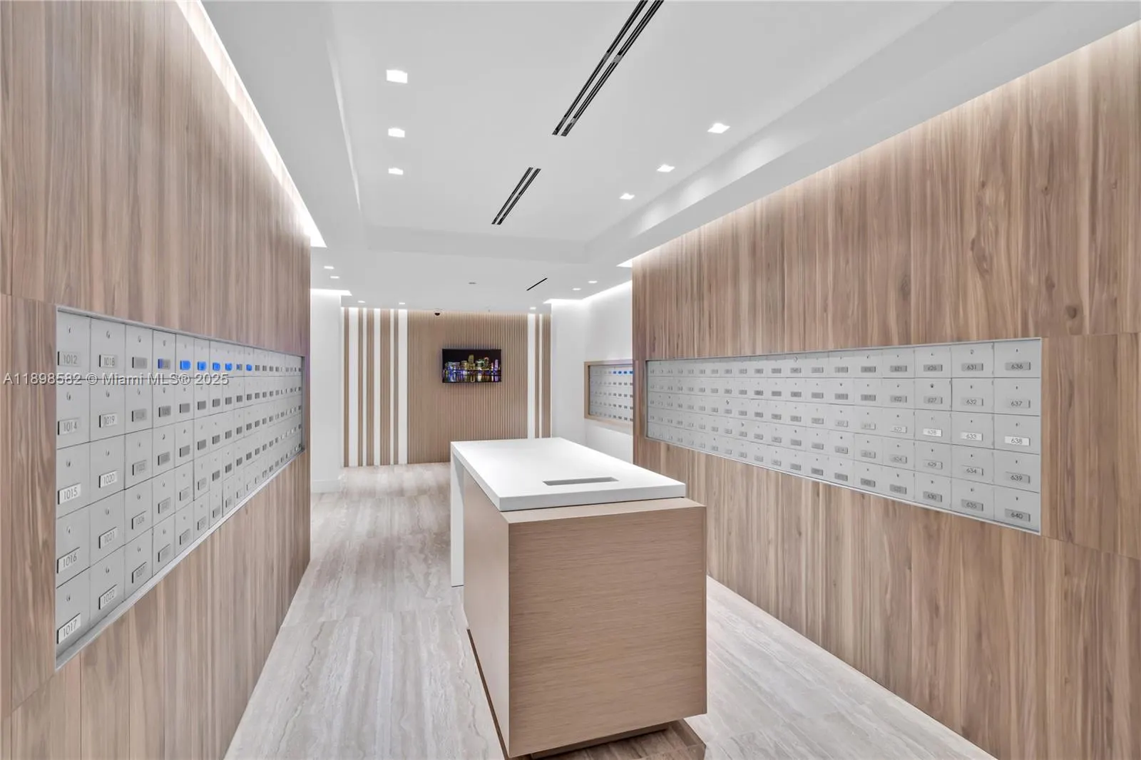 2301 Collins Ave, #1543