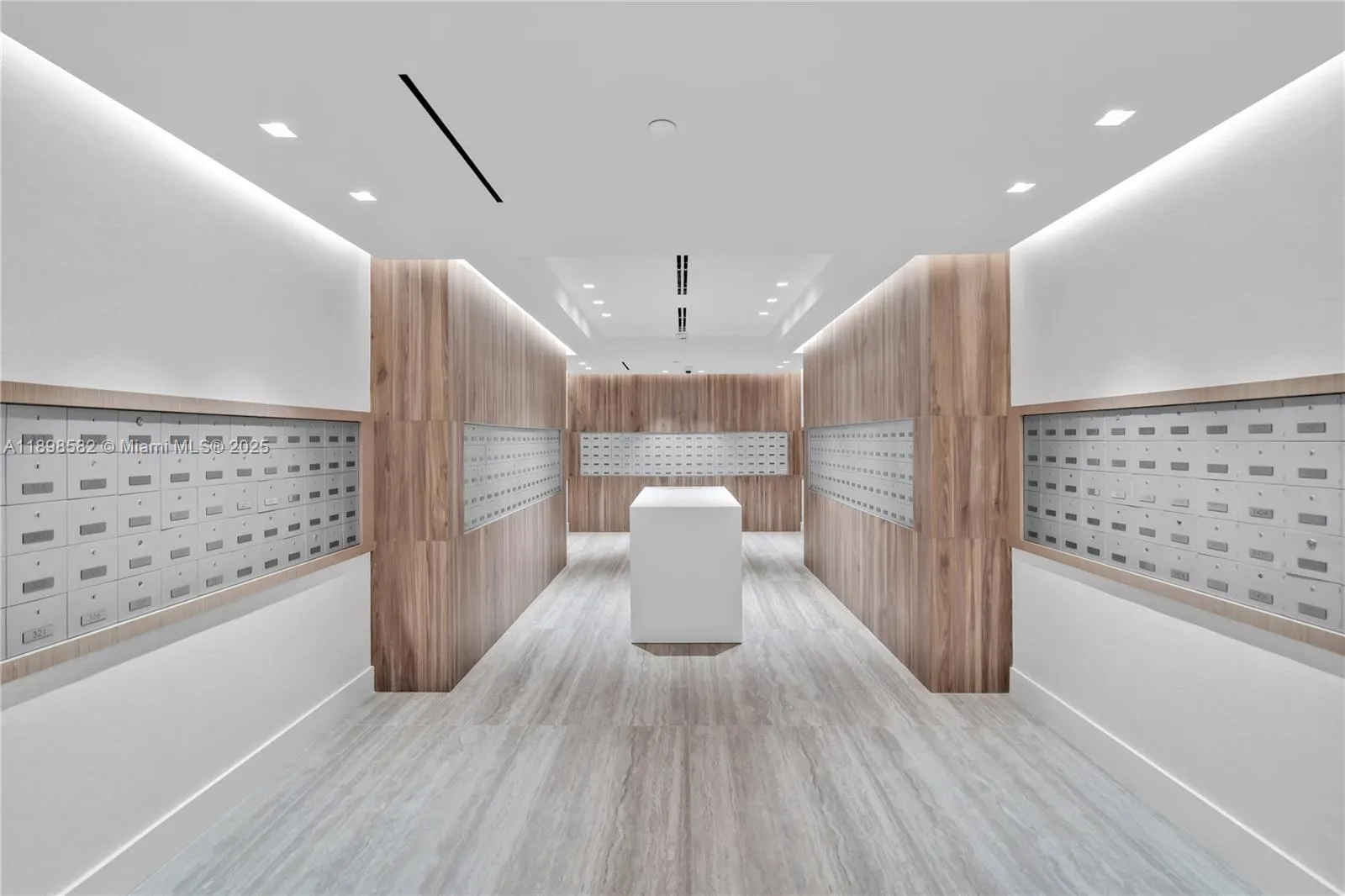 2301 Collins Ave, #1543