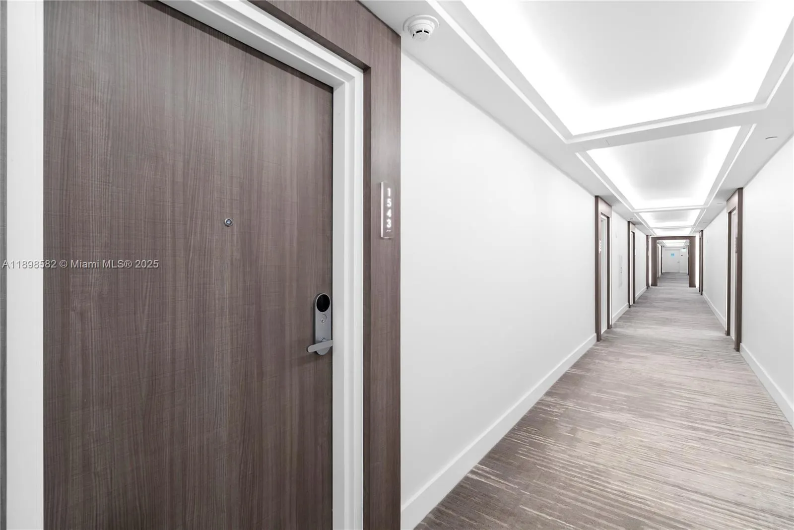 2301 Collins Ave, #1543