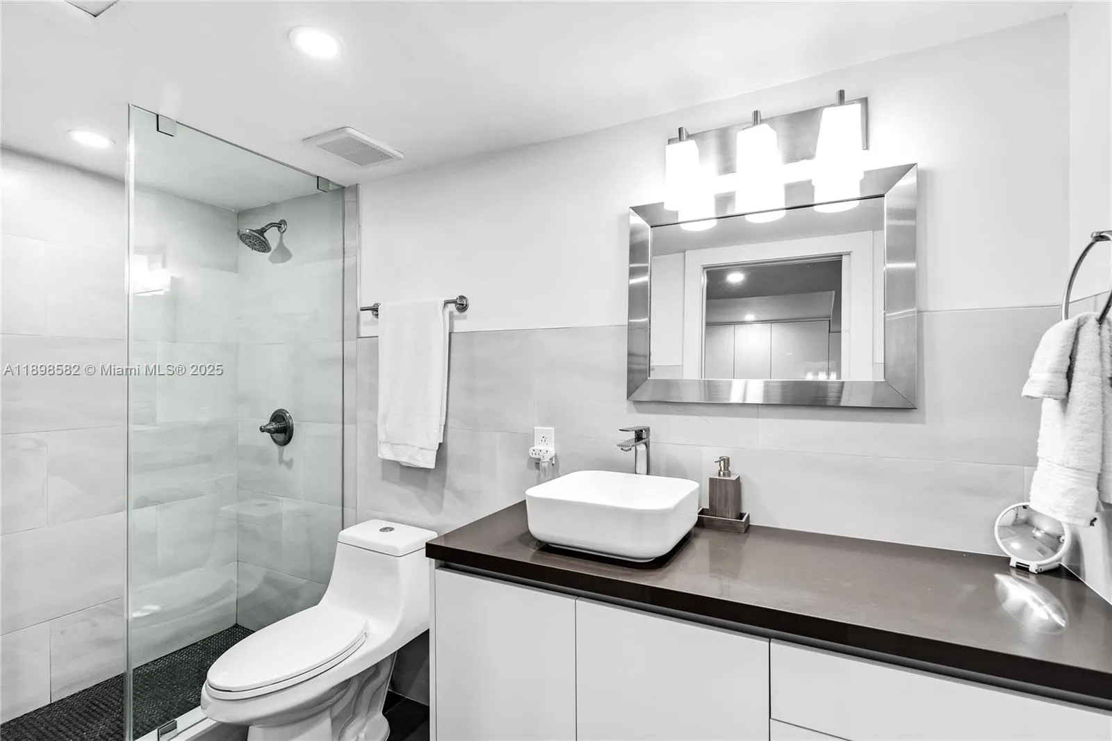 2301 Collins Ave, #1543