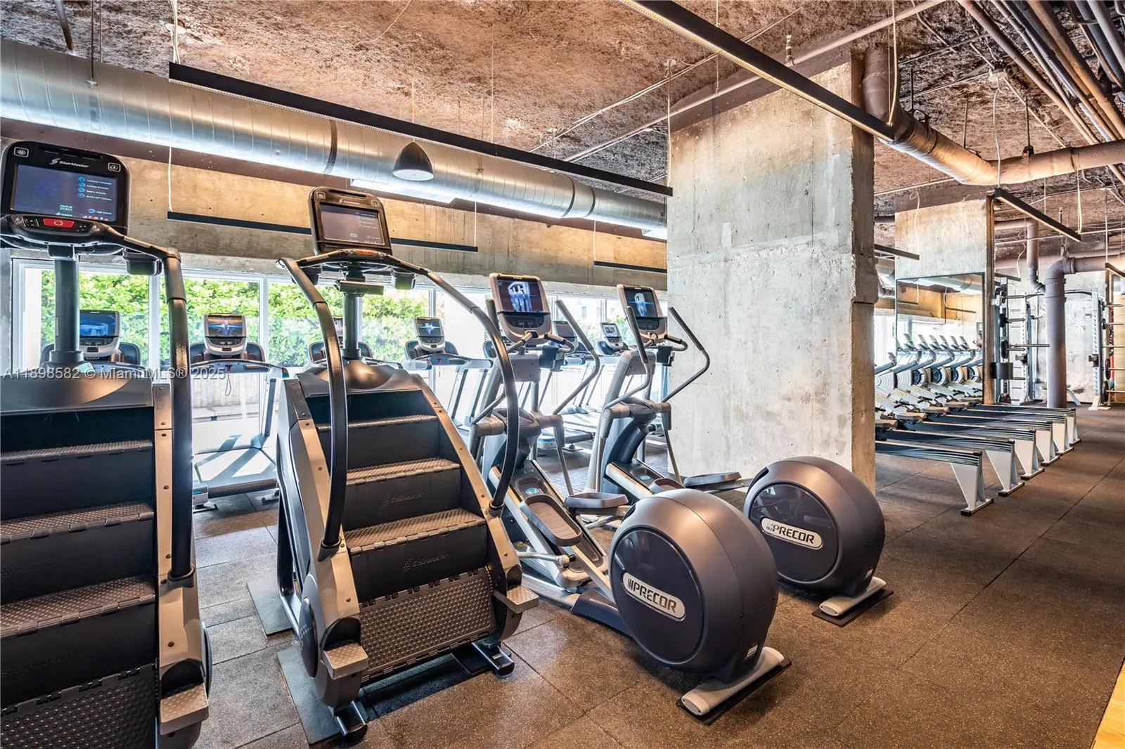 2301 Collins Ave, #1543