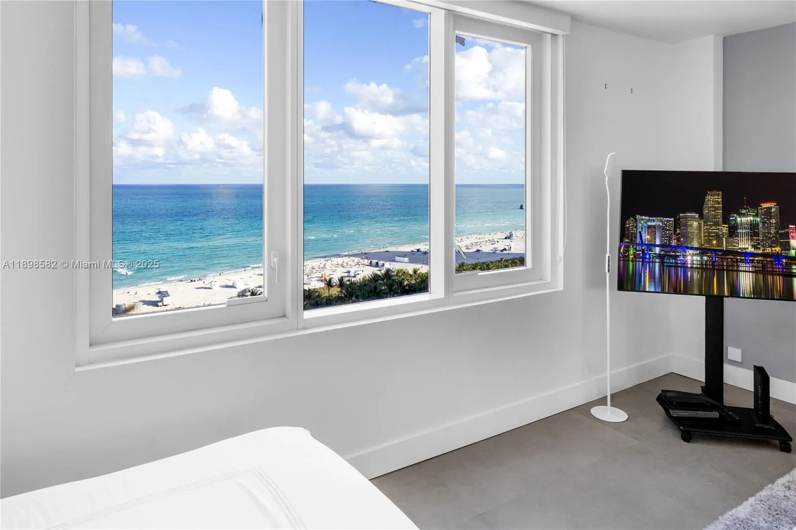 2301 Collins Ave, #1543