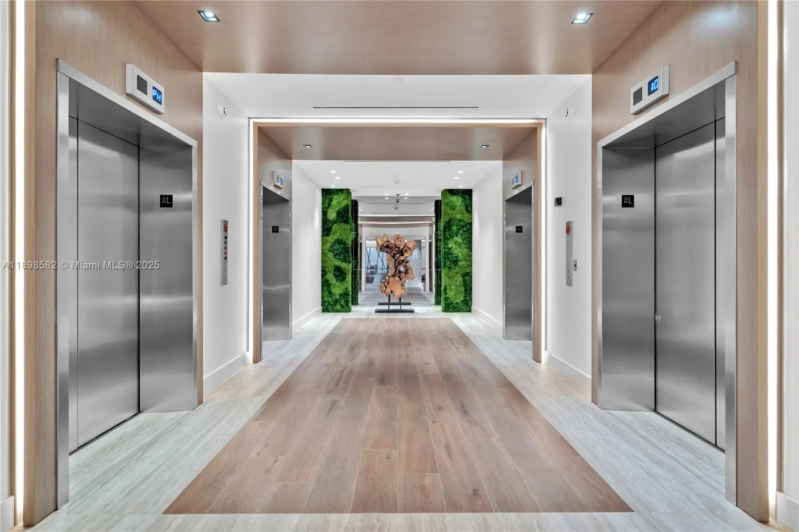 2301 Collins Ave, #1543
