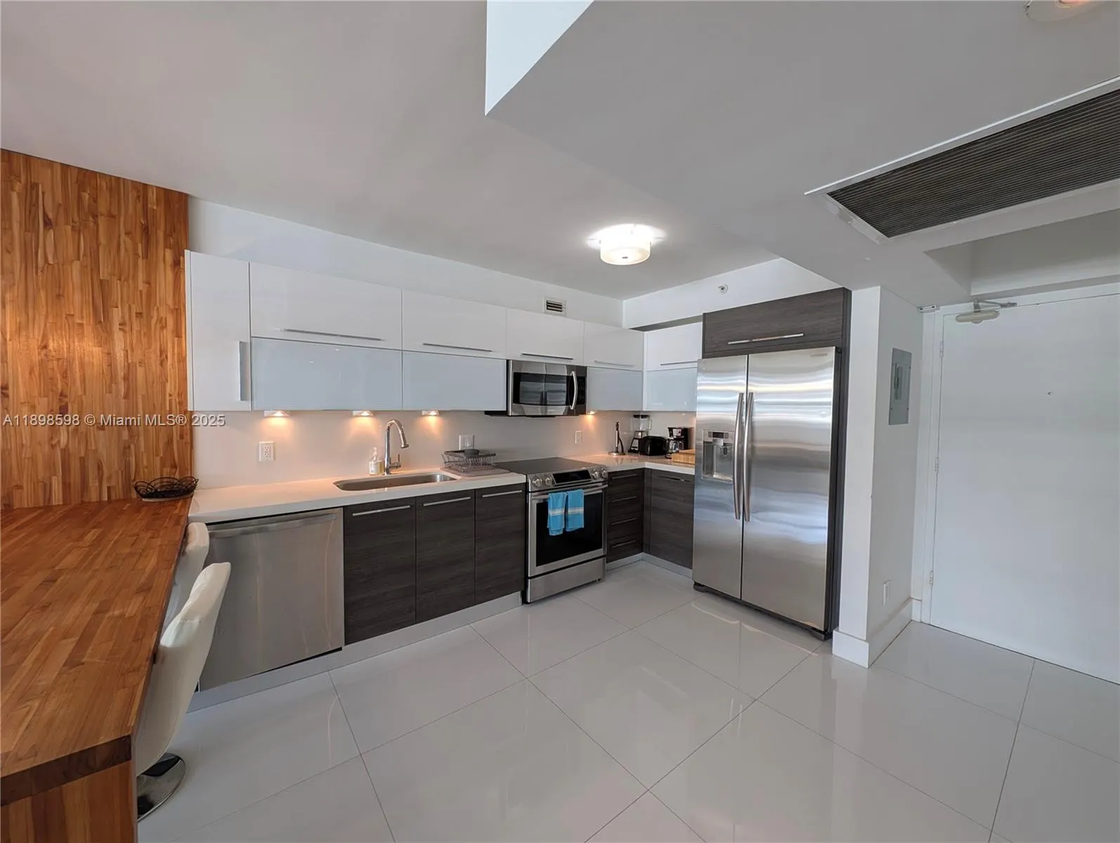 100 Lincoln Rd, #1008