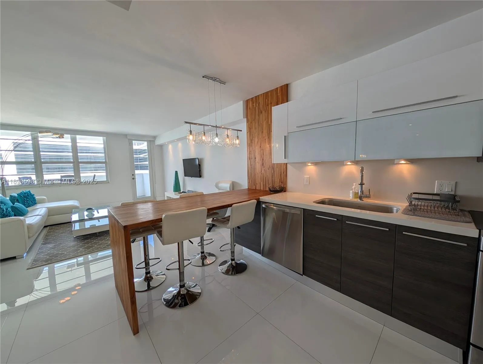 100 Lincoln Rd, #1008