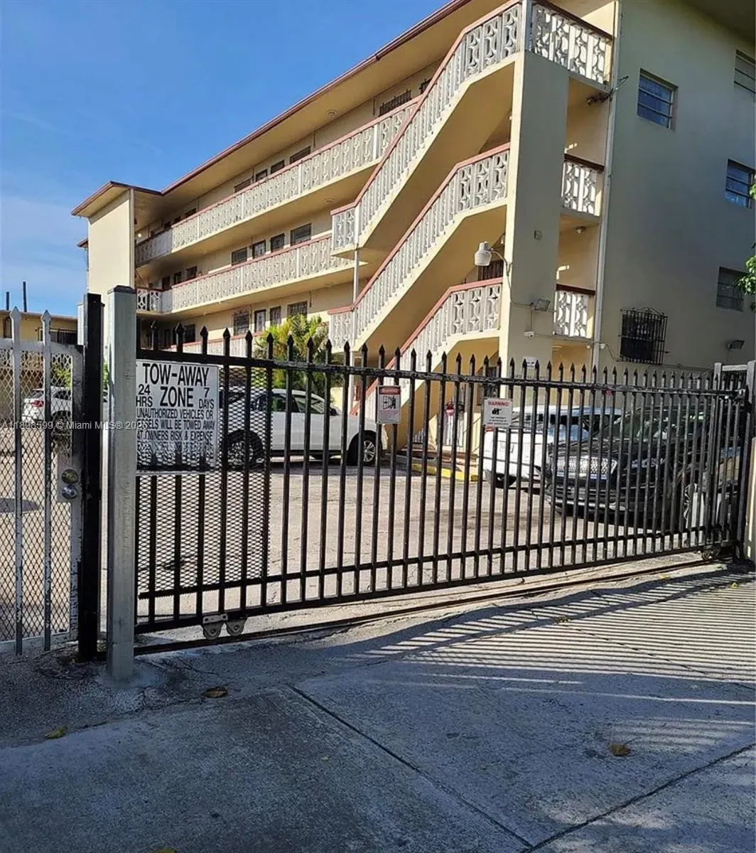 1220 SW 5th St, #17