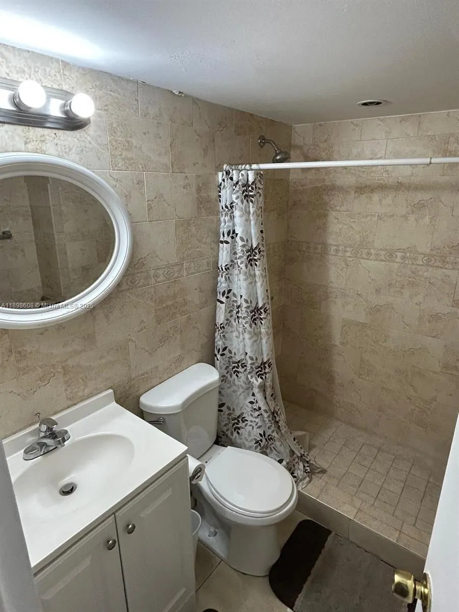 7545 E Treasure Dr, #3B