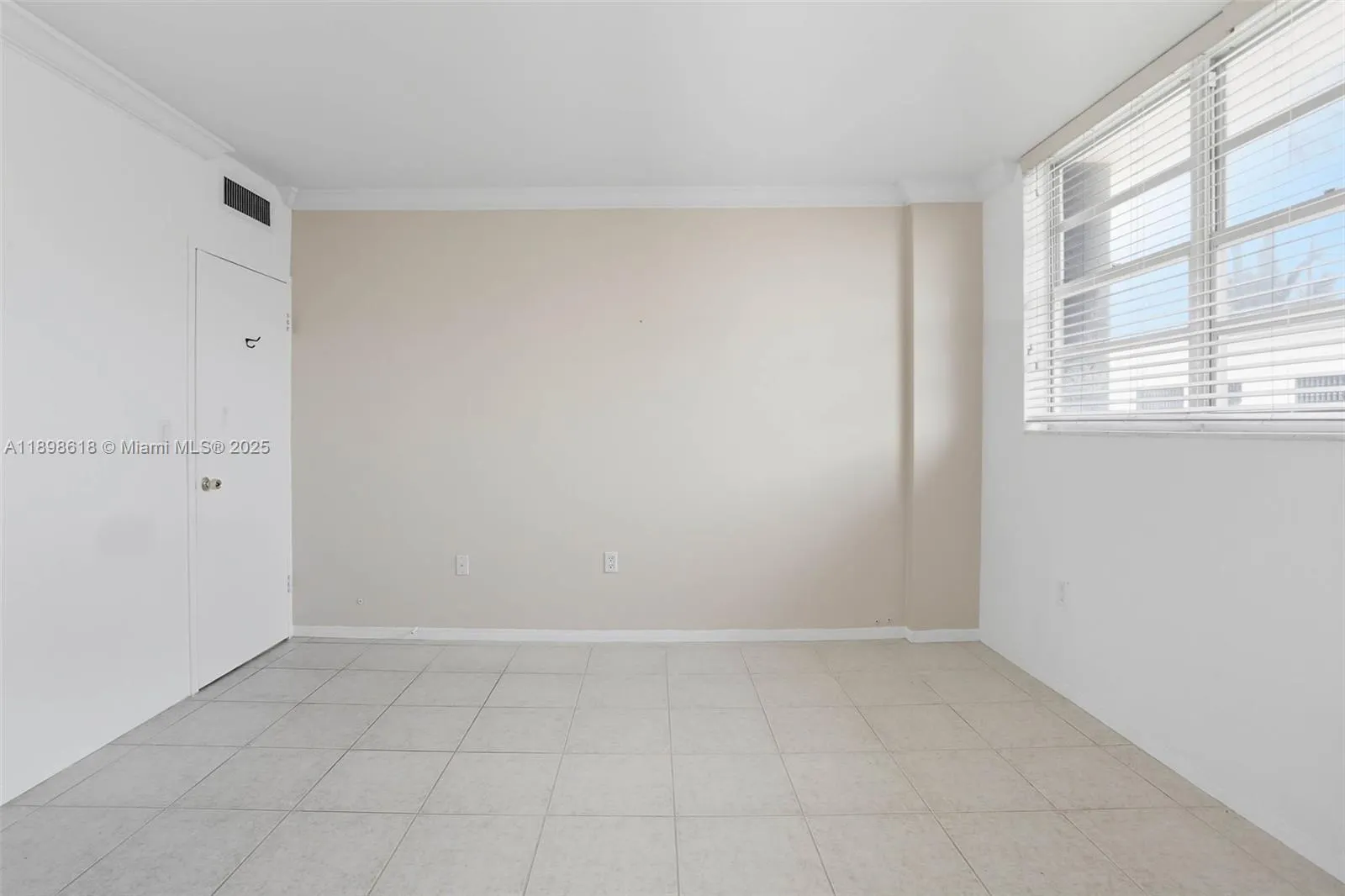 800 West Ave, #506