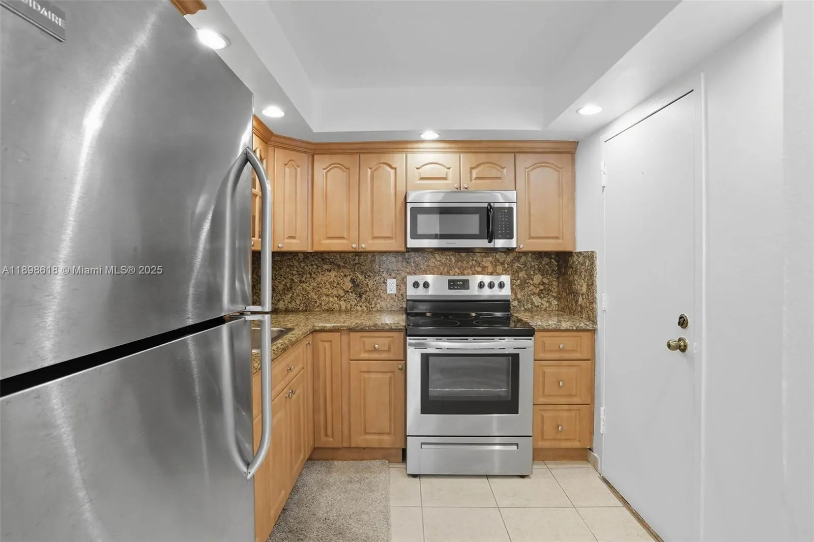 800 West Ave, #506