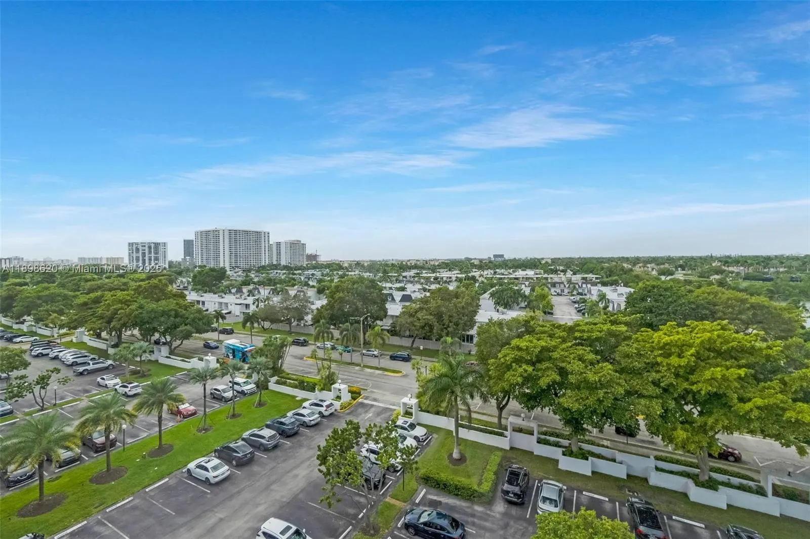 1000 Parkview Dr, #809