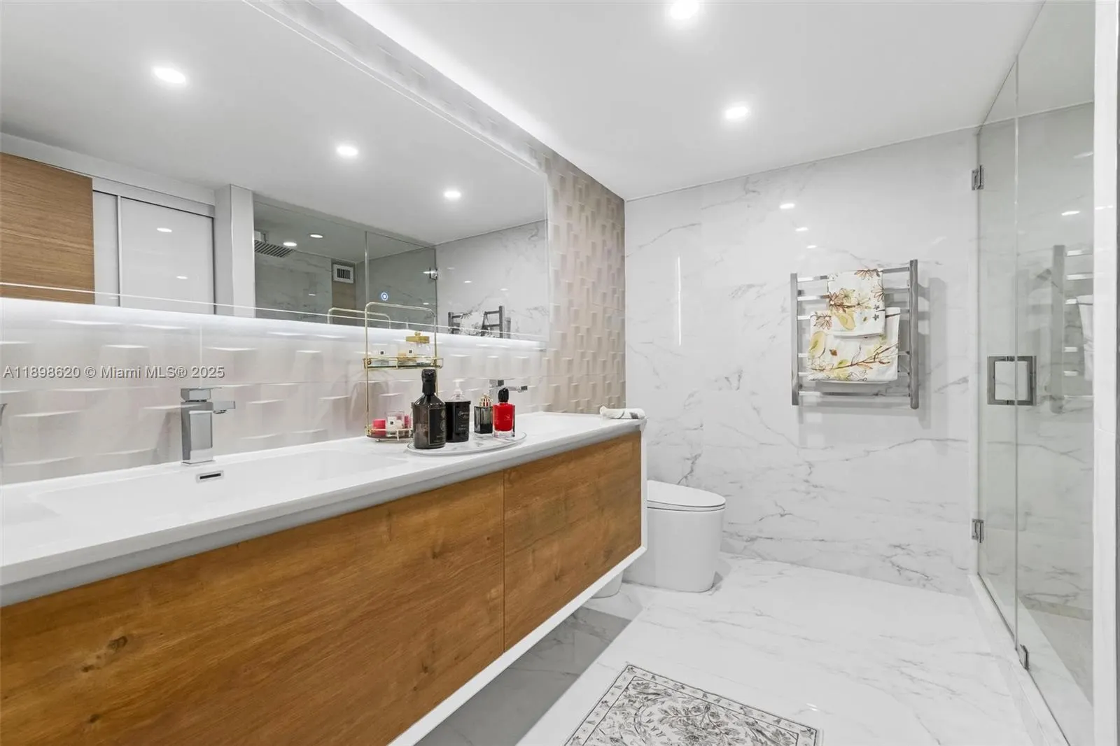 1000 Parkview Dr, #809