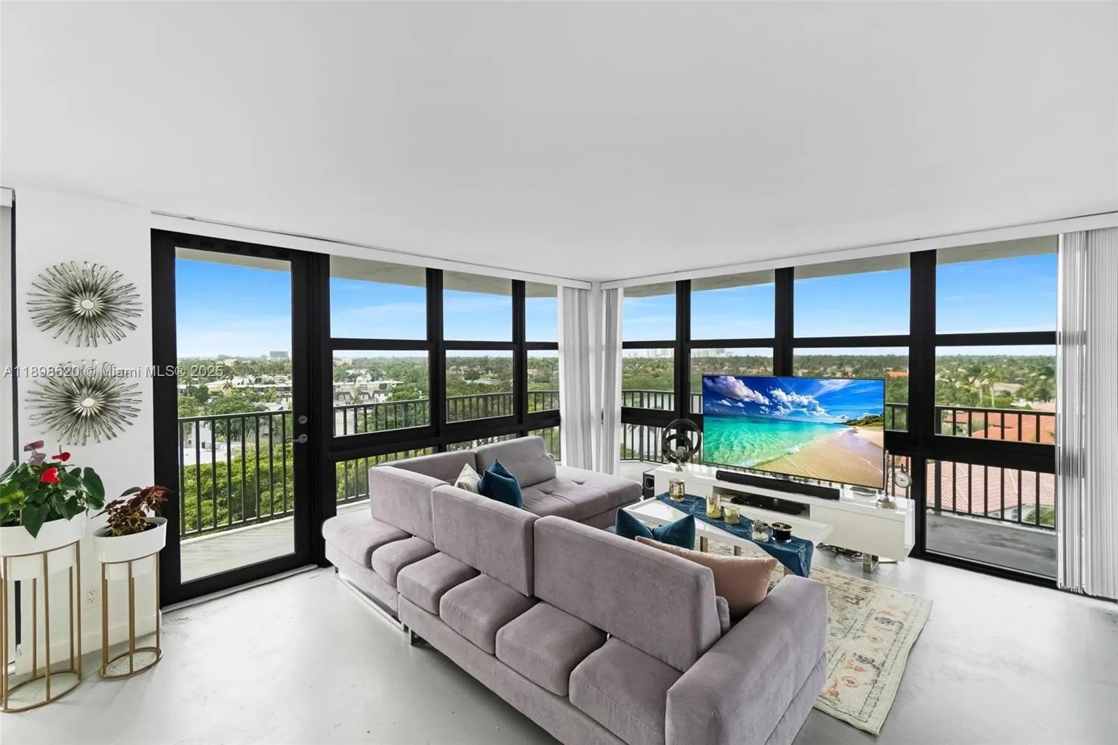 1000 Parkview Dr, #809