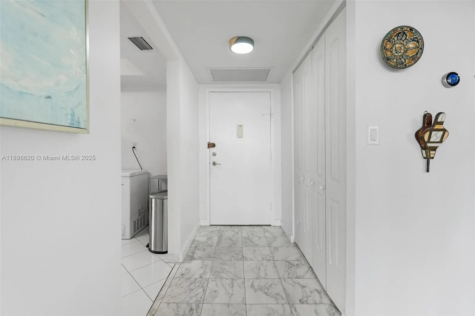 1000 Parkview Dr, #809