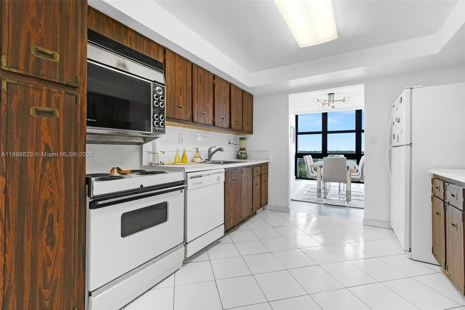 1000 Parkview Dr, #809