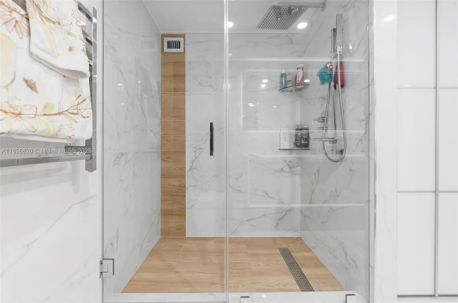 1000 Parkview Dr, #809