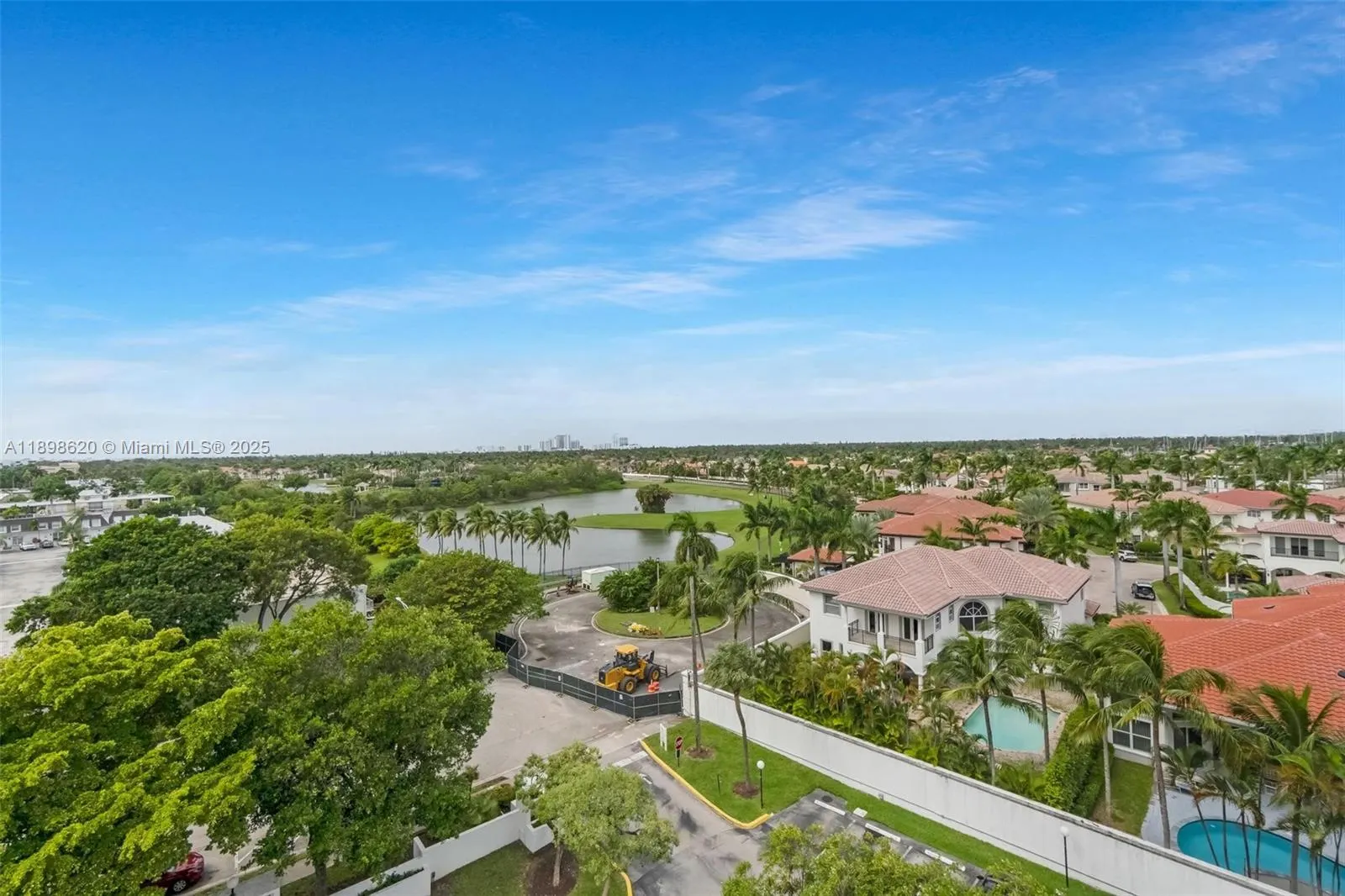 1000 Parkview Dr, #809