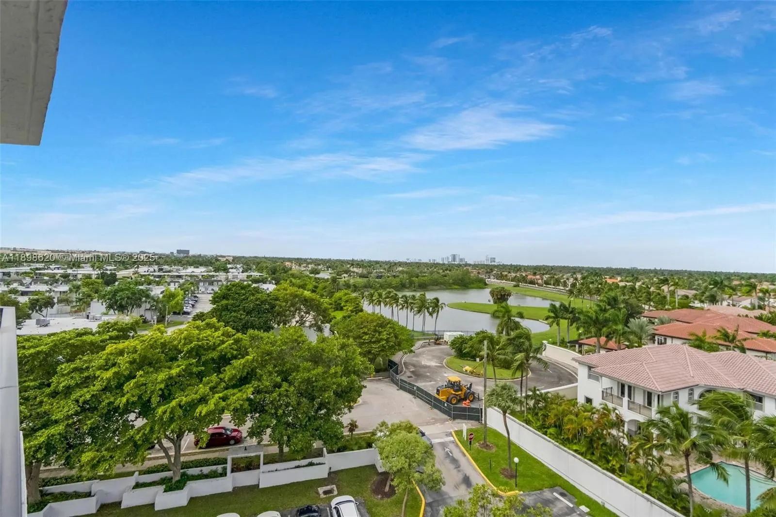 1000 Parkview Dr, #809