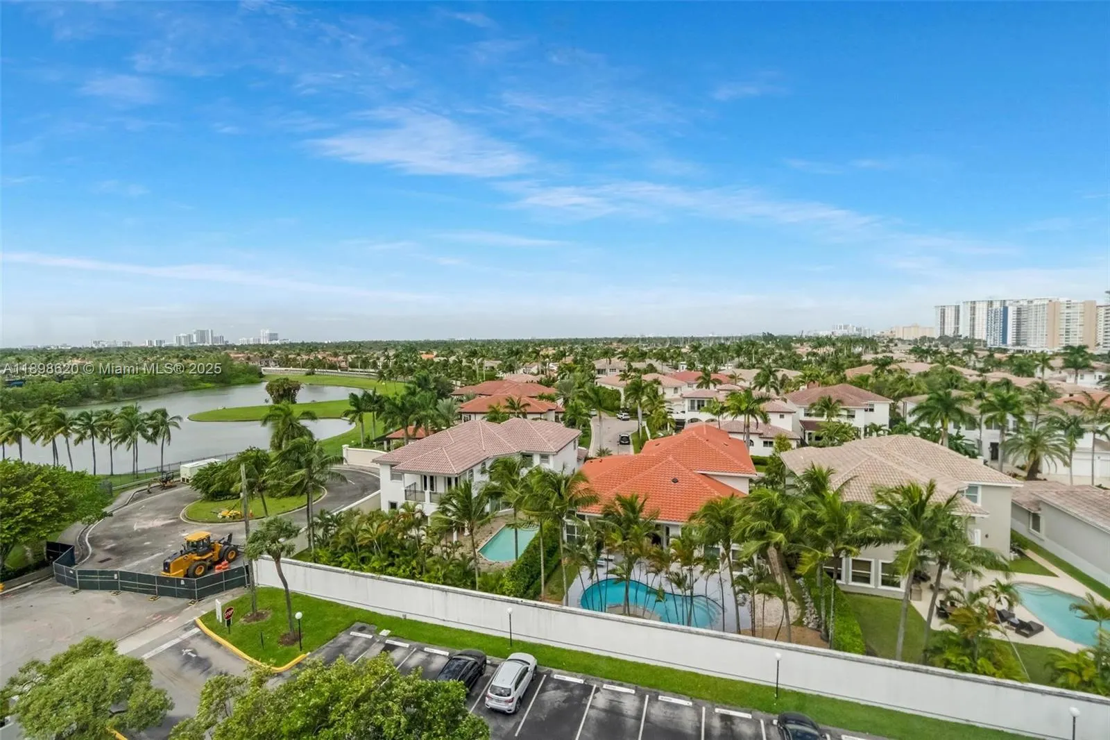 1000 Parkview Dr, #809