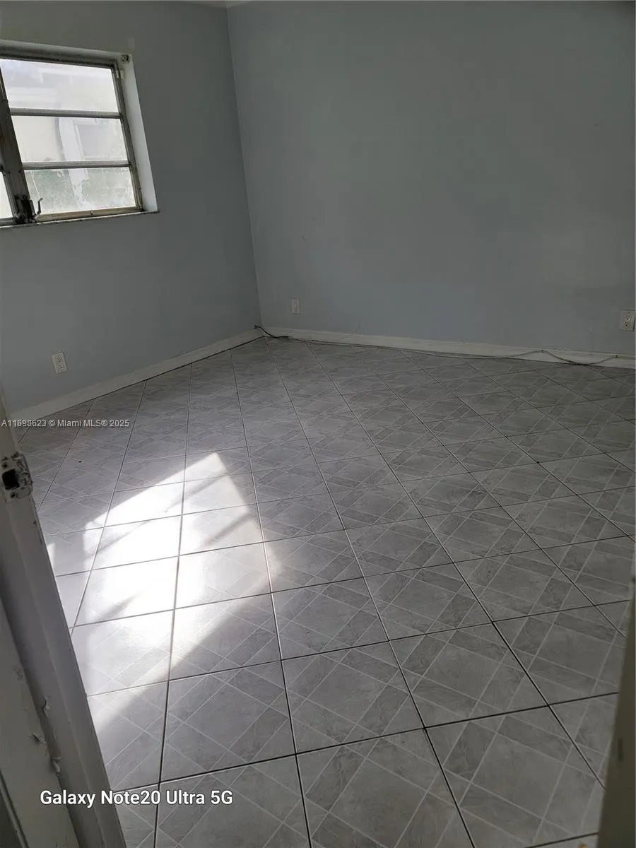 2219 Polk St, #5A