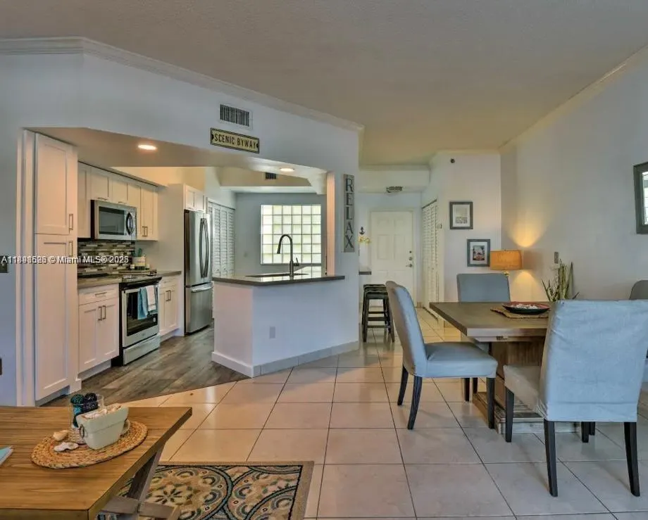 3135 NE 184th St, #2103