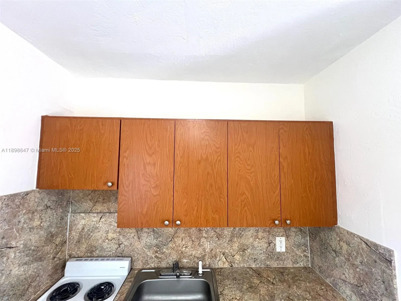 690 NE 85th St, #3D