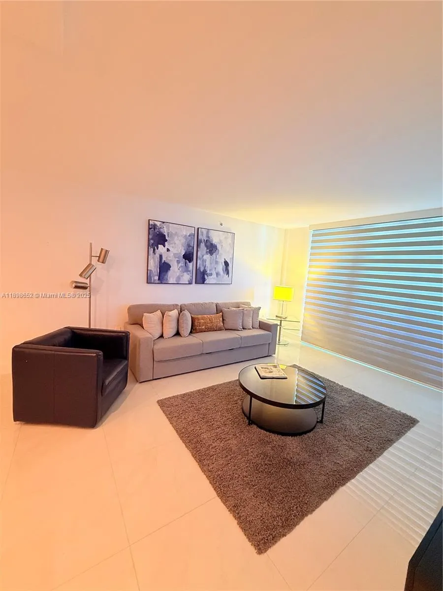 90 Alton Rd, #909