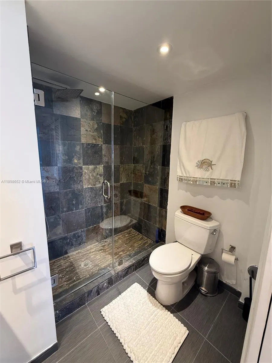 90 Alton Rd, #909