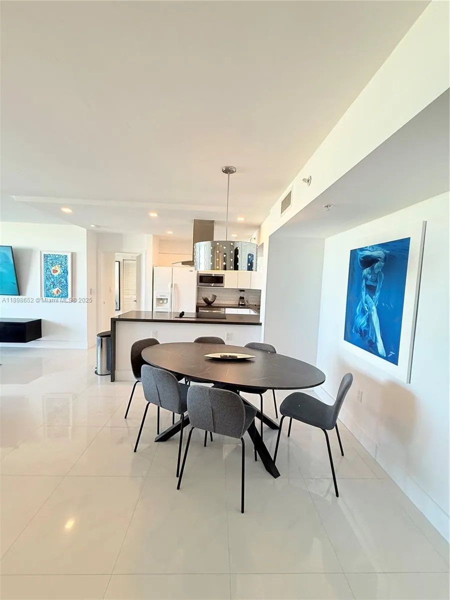 90 Alton Rd, #909