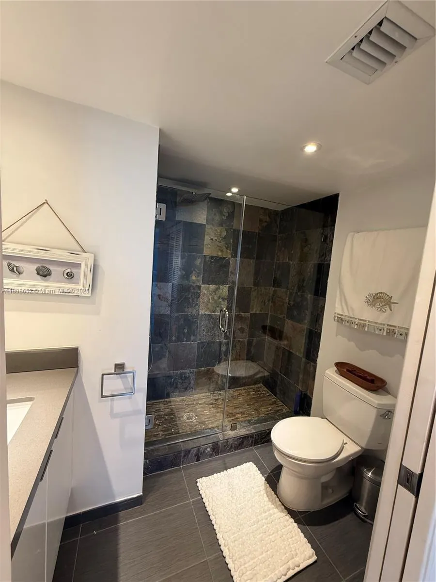 90 Alton Rd, #909
