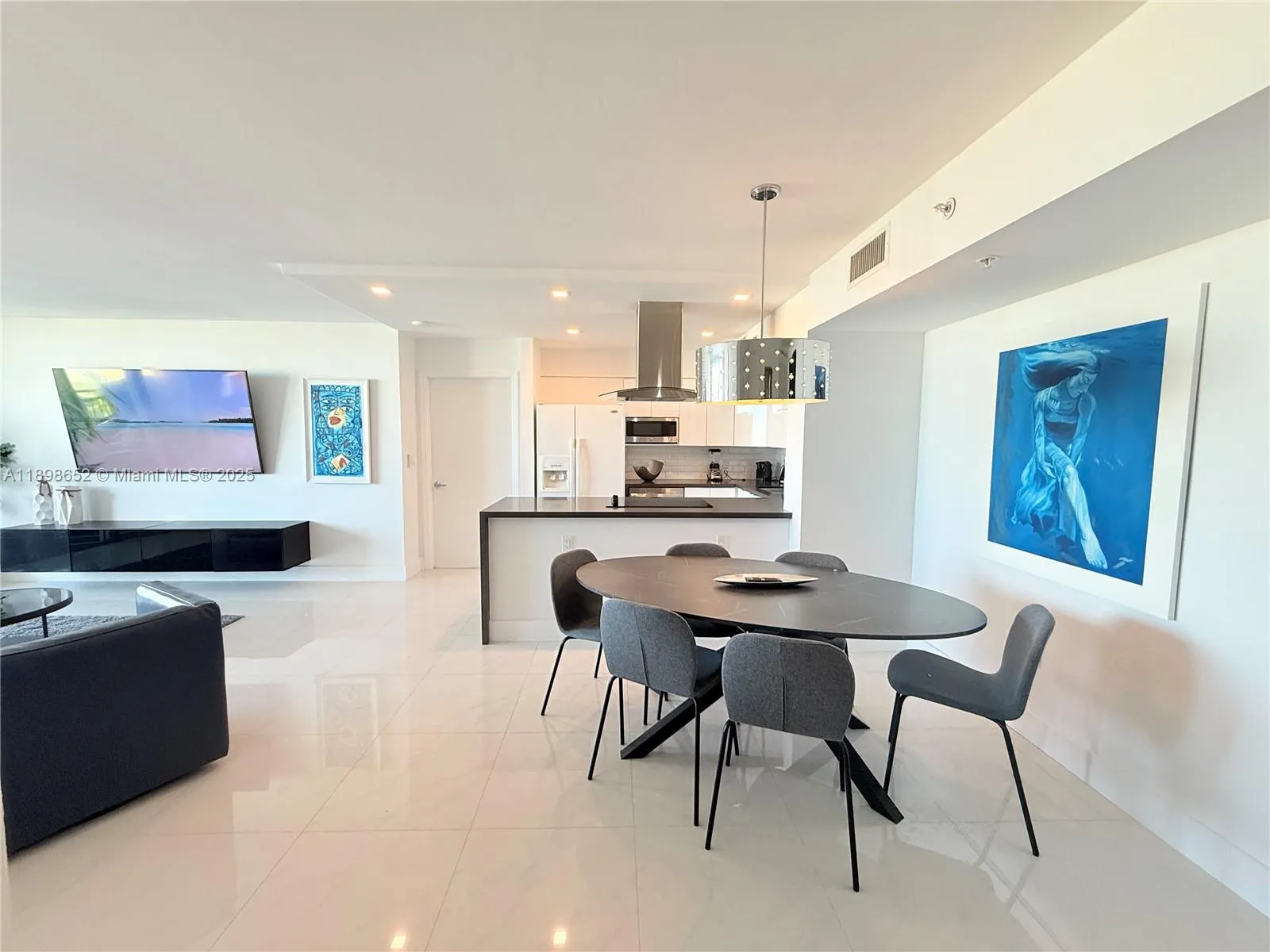 90 Alton Rd, #909