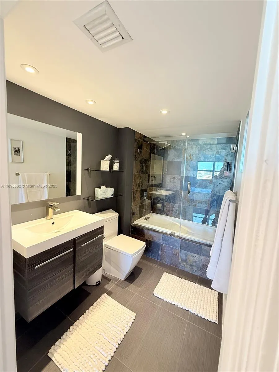 90 Alton Rd, #909