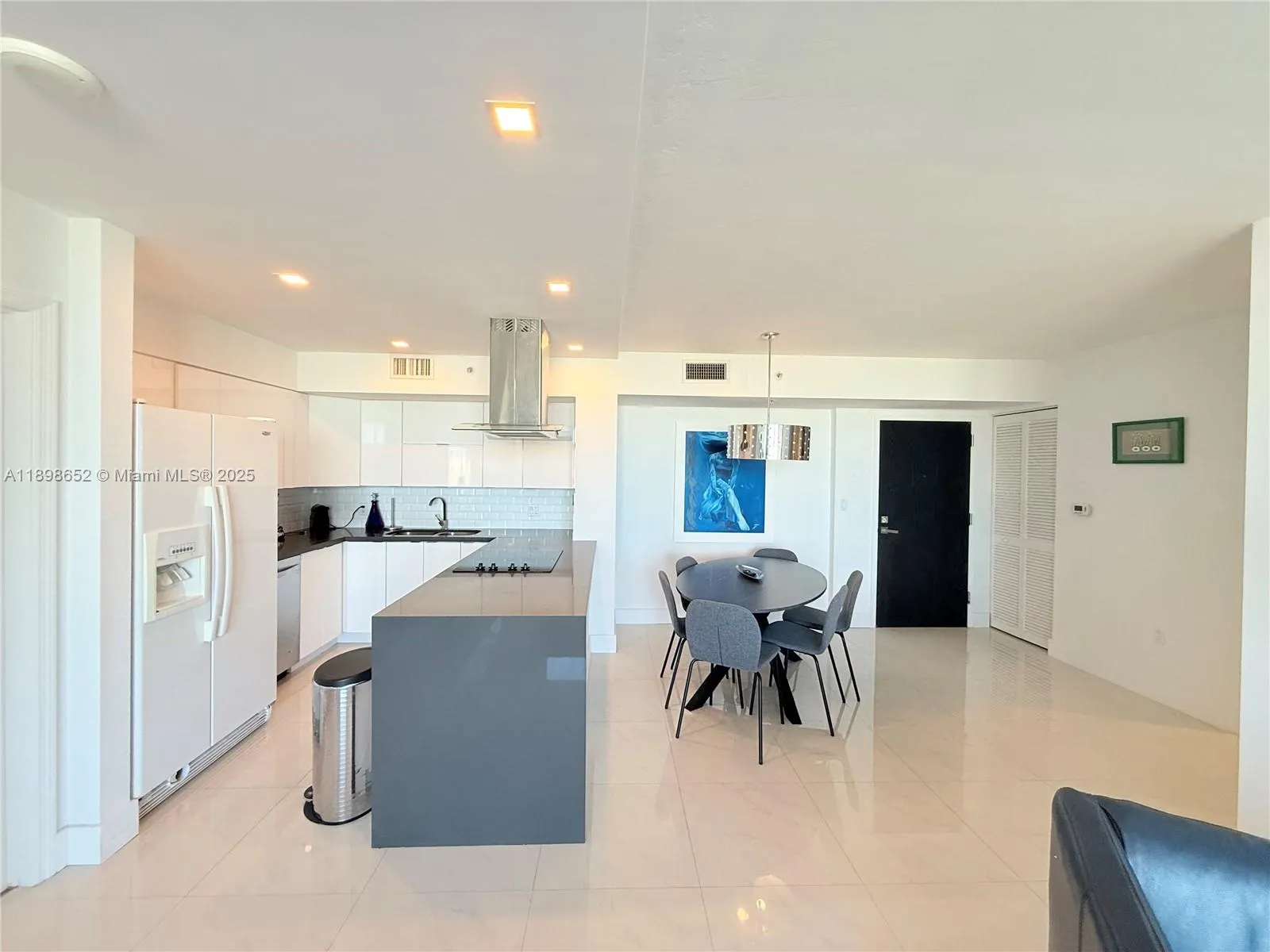 90 Alton Rd, #909