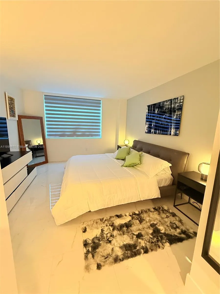 90 Alton Rd, #909