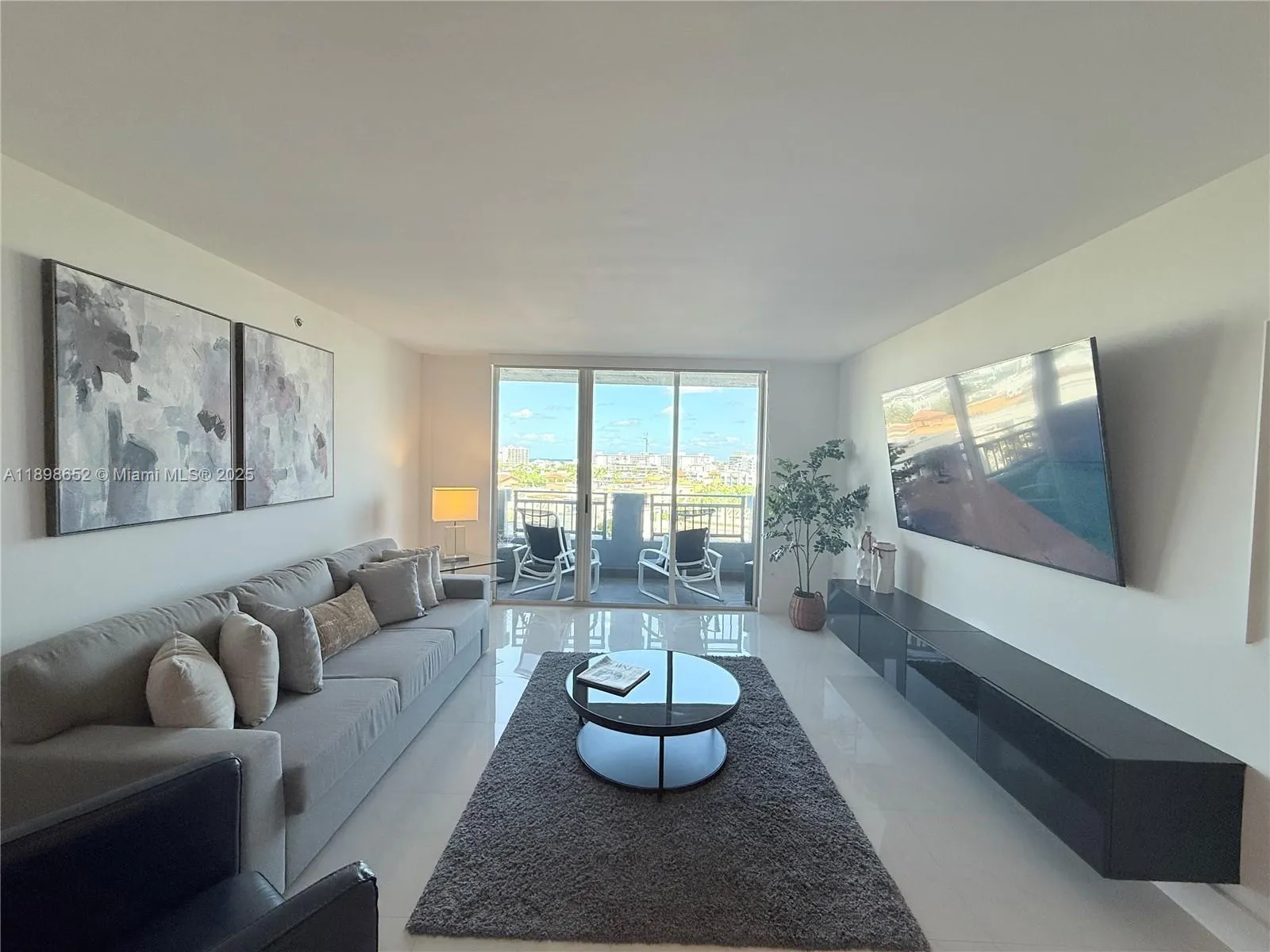 90 Alton Rd, #909