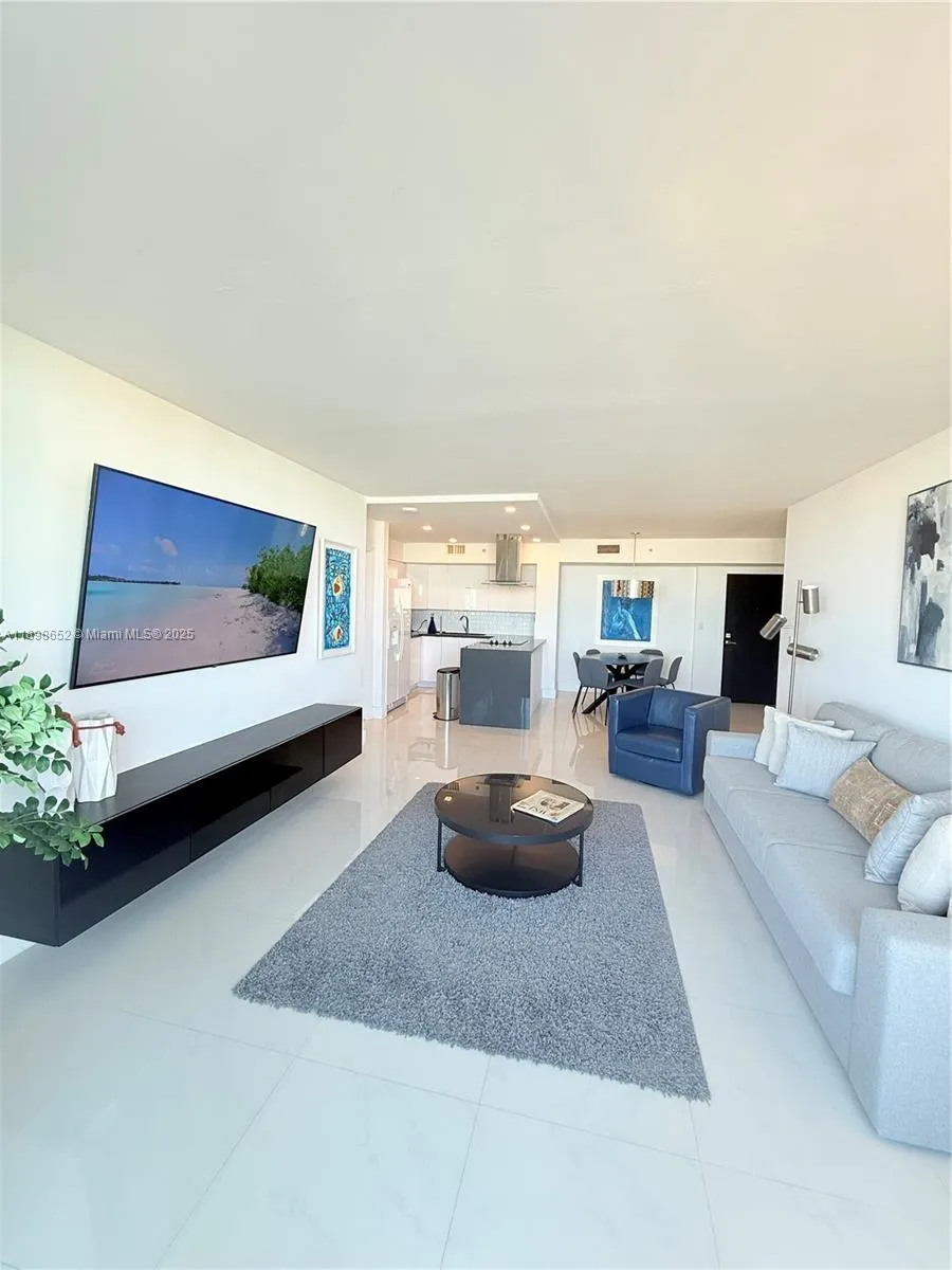 90 Alton Rd, #909