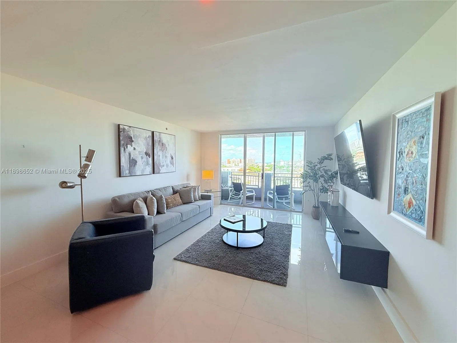 90 Alton Rd, #909