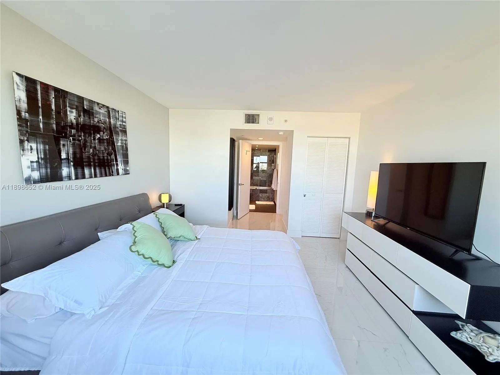 90 Alton Rd, #909