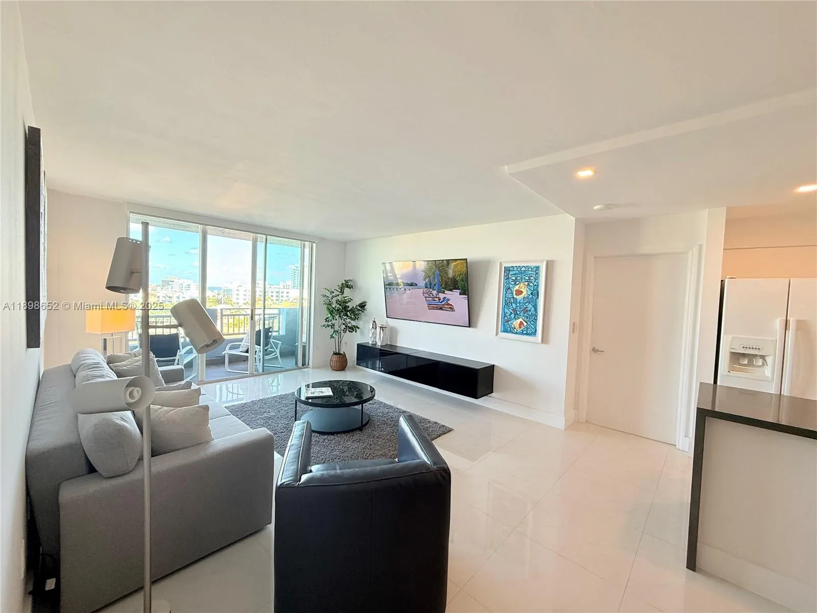 90 Alton Rd, #909